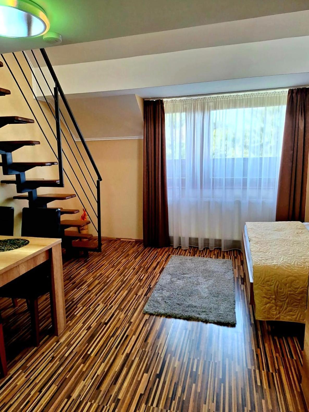 Angyal Apartman Gyula Exterior foto